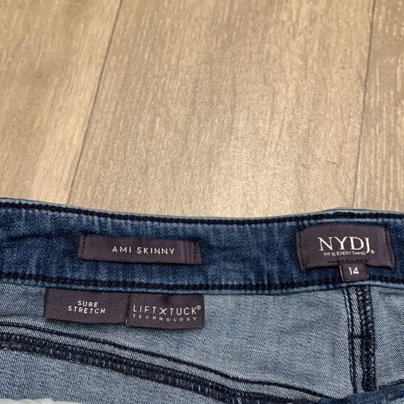 NYDJ Madison Ami Skinny Sure Stretch Lift Tuck Technology Distressed‎ Jeans - Picture 6 of 9